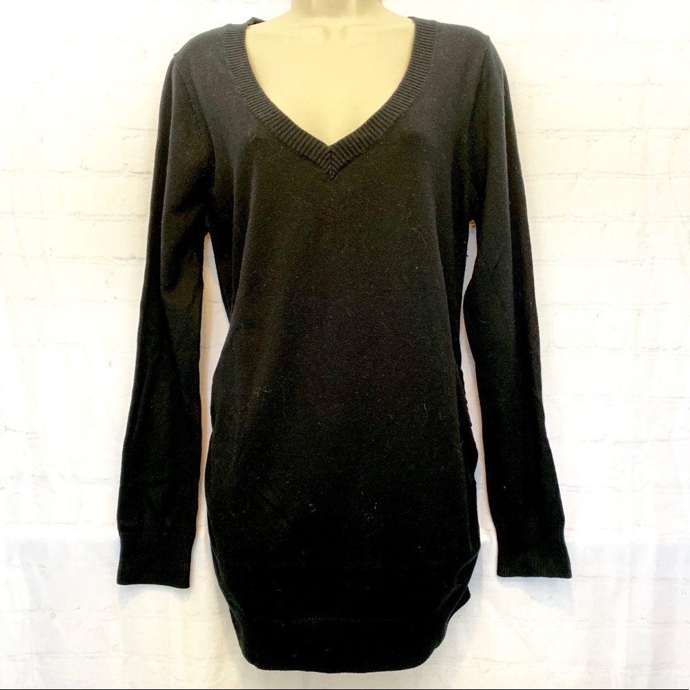 OLD NAVY Maternity Black V-Neck Sweater